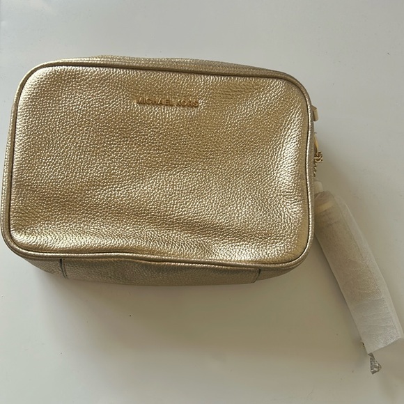 Michael Kors MD Camera Bag - Picture 1 of 6